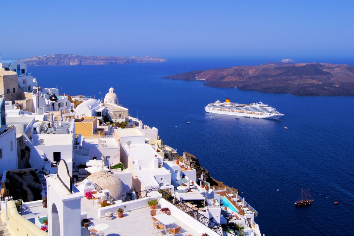 'Panoramic view of the town of Fira, Santorini, Greece' - Σαντορίνη